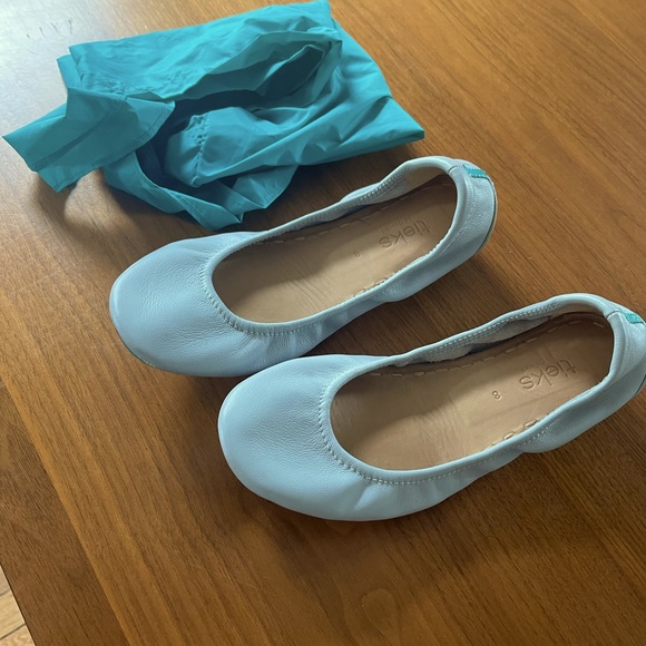 Grey Tieks size 8 - Picture 1 of 7